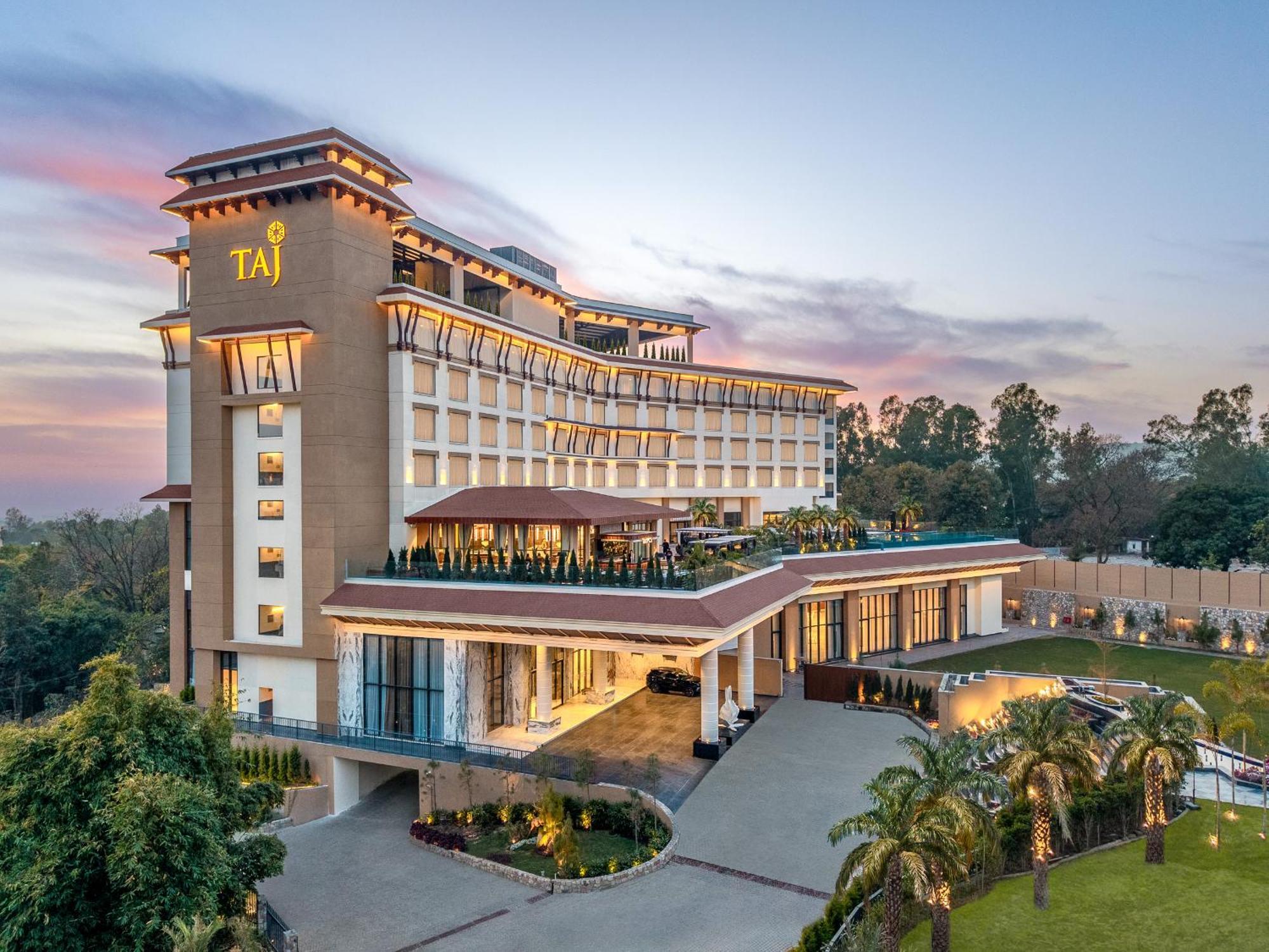 Hotel Taj Mussoorie Foothills, Dehradun Zewnętrze zdjęcie