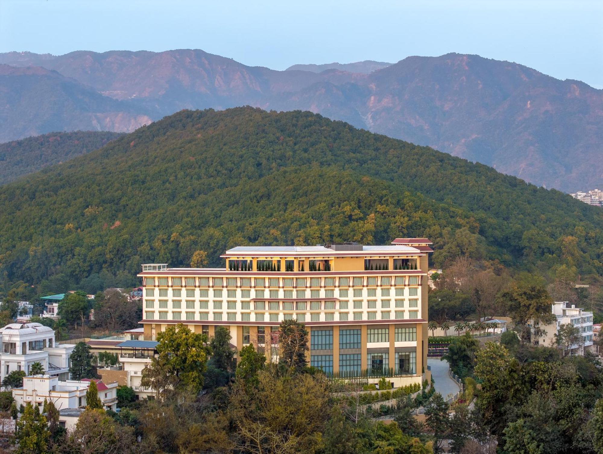 Hotel Taj Mussoorie Foothills, Dehradun Zewnętrze zdjęcie
