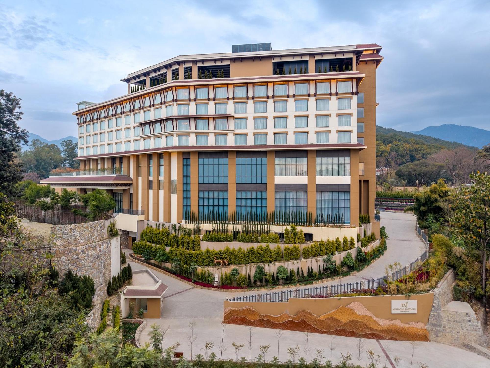 Hotel Taj Mussoorie Foothills, Dehradun Zewnętrze zdjęcie